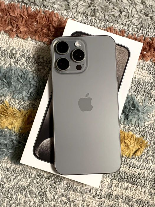Apple iPhone 15 Pro Max 256GB Natural Titanium (MU683)