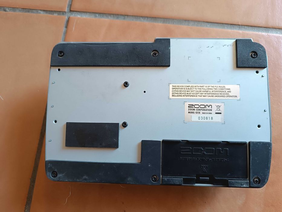 Pedaleira de Guitarra ZOOM GX1 Usada