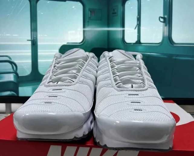 Buty Trampk Nike Air Max TN Plus White R.37.5