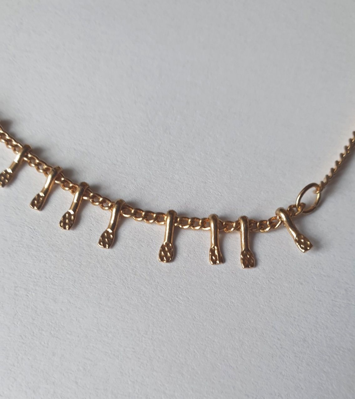Łańcuszek choker z zawieszkami chocker