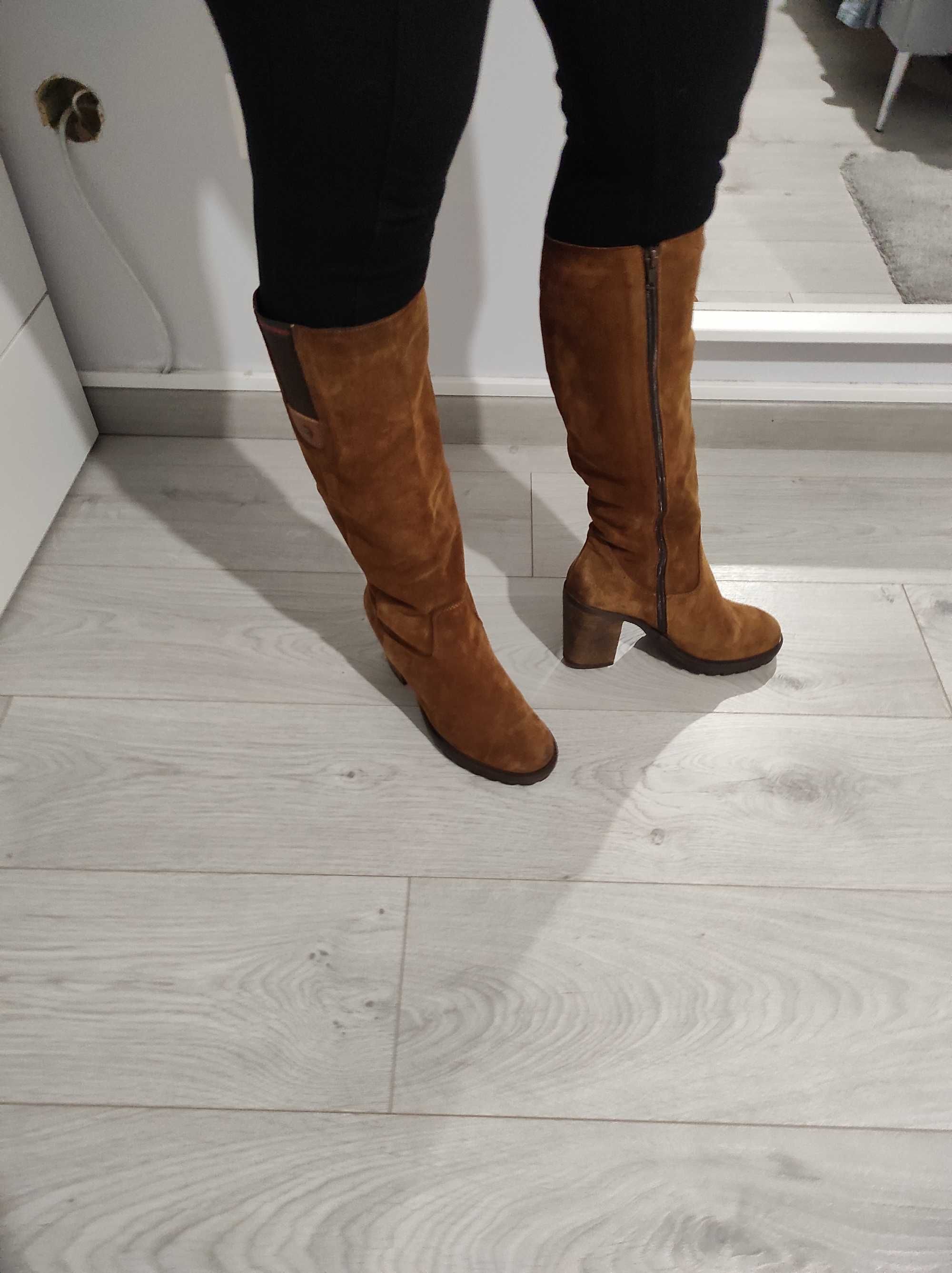 Botas Guimarães (marca Oii) cano-alto novas, camel nº39