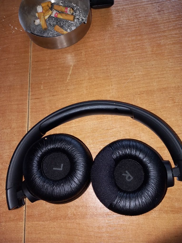 Sprzedam słuchawki nauszne jbl tune510BT