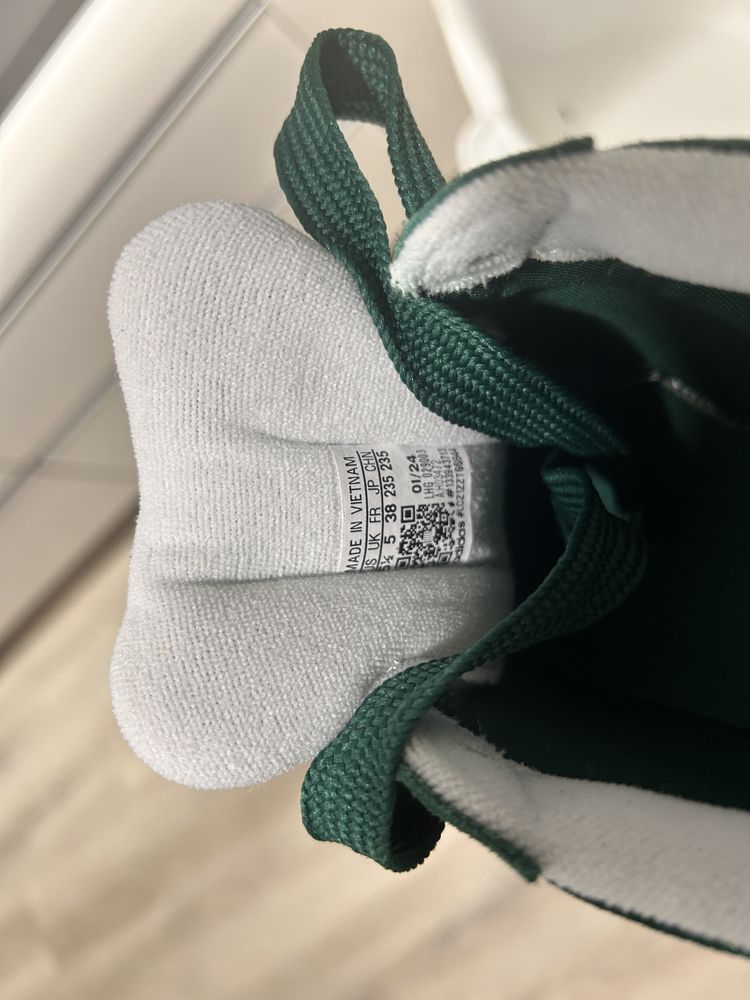 Sapatilhas Adidas Campus 00s nunca usadas