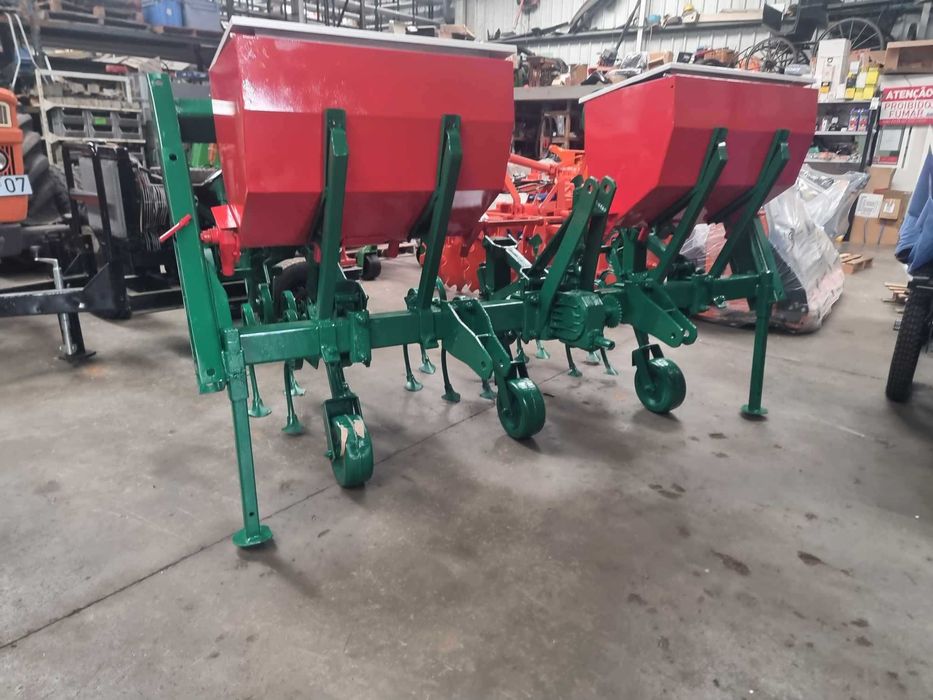 Sachador com adubador de milho / outras culturas - Usado