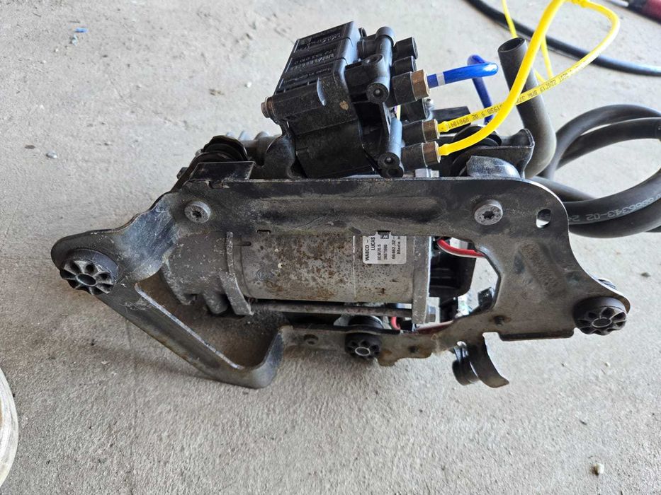 KOMPRESOR sprężarka zawieszenia pneumatycznego BMW G31 G30 G32