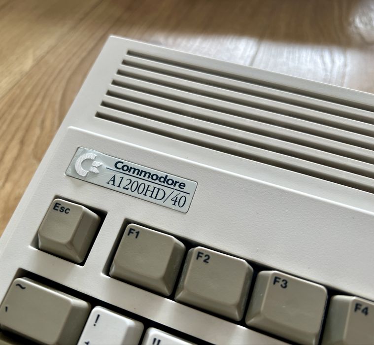 Komputer Commodore Amiga 1200HD