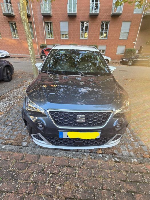 carro Seat Arona com garantia da marca e stand até maio de 2026