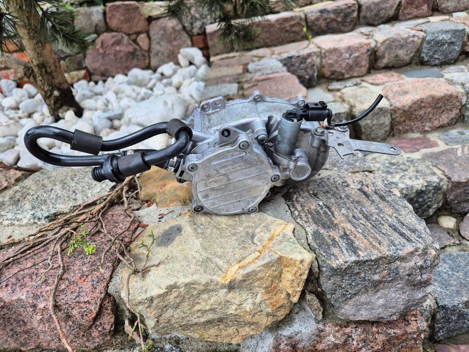 vw audi a4 b7 a6  obudowa rozrządu wariatora zawór faz wakum 2.0 TFSI