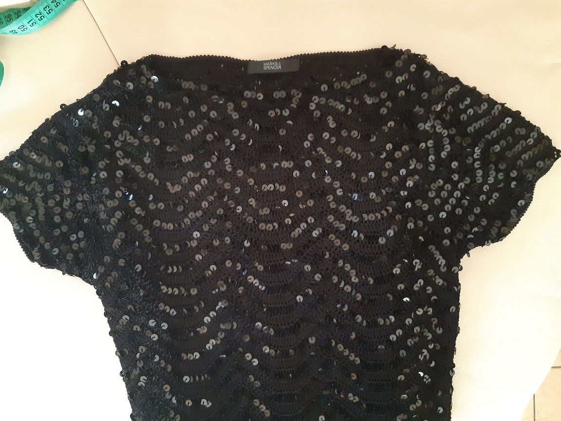 Suknia mini,czarna z cekinami r.36-38"Marks&Spencer "