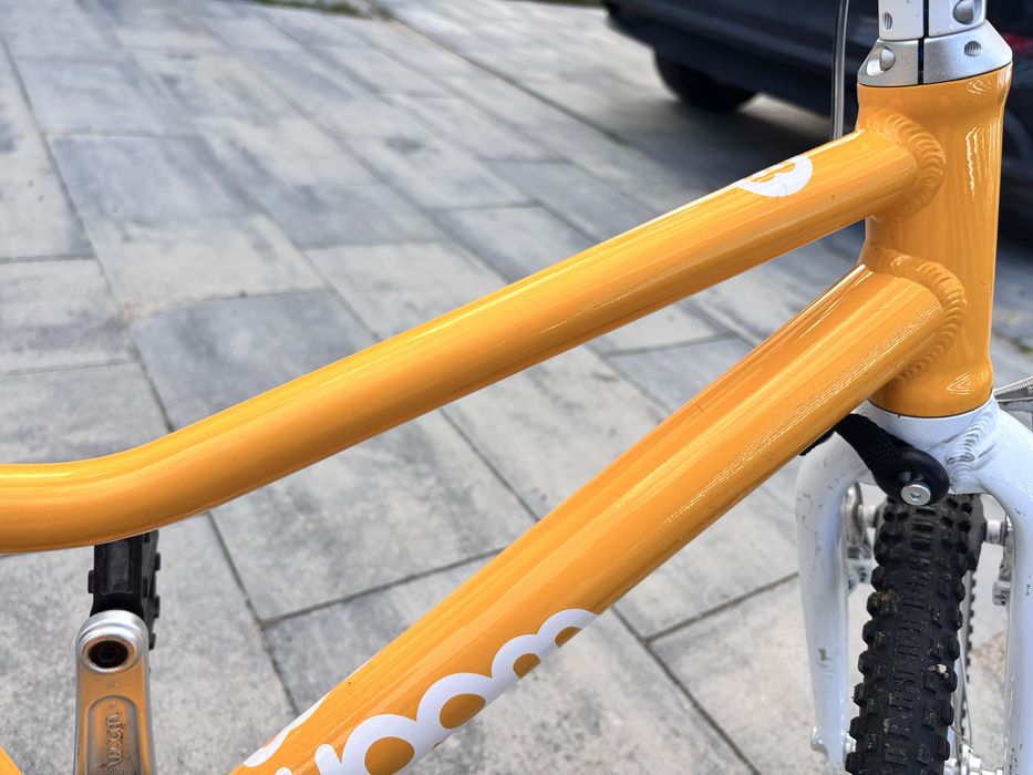 Woom 3 w kolorze żółtym z nozka