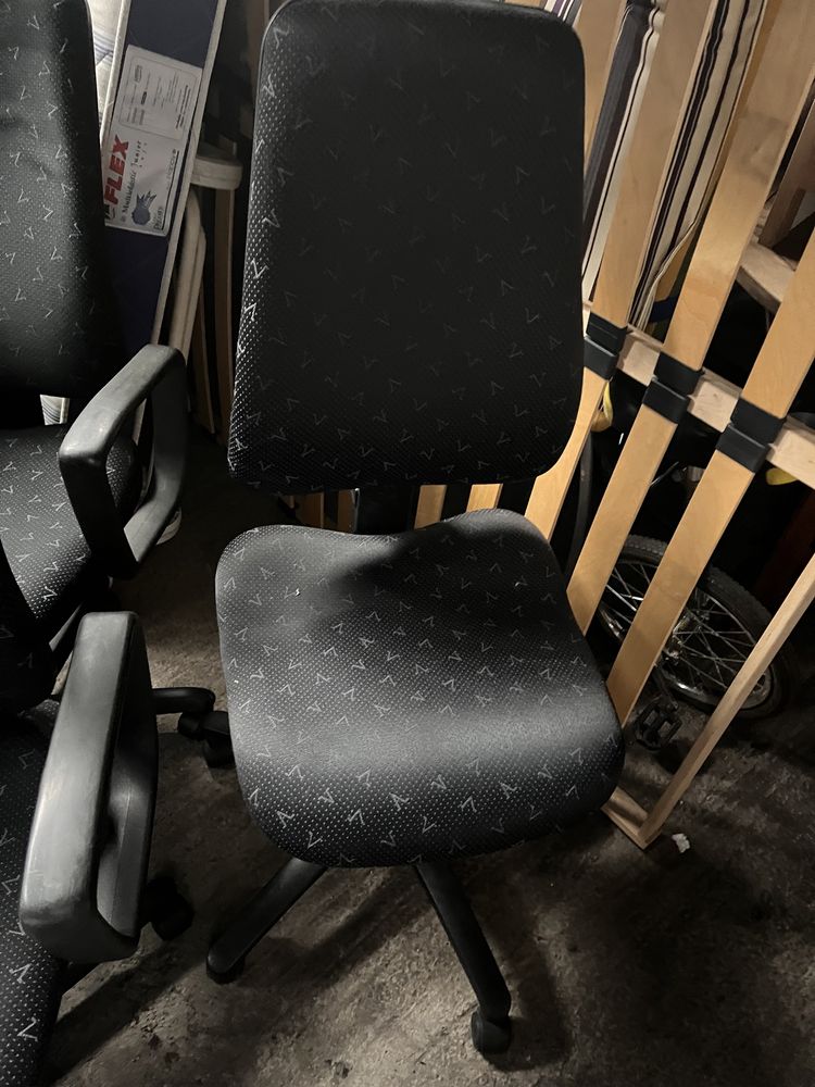 Sprzedam krzesło obrotowe biurowe