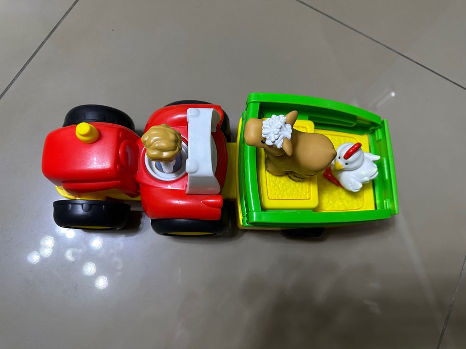 Музыкальный трактор little People