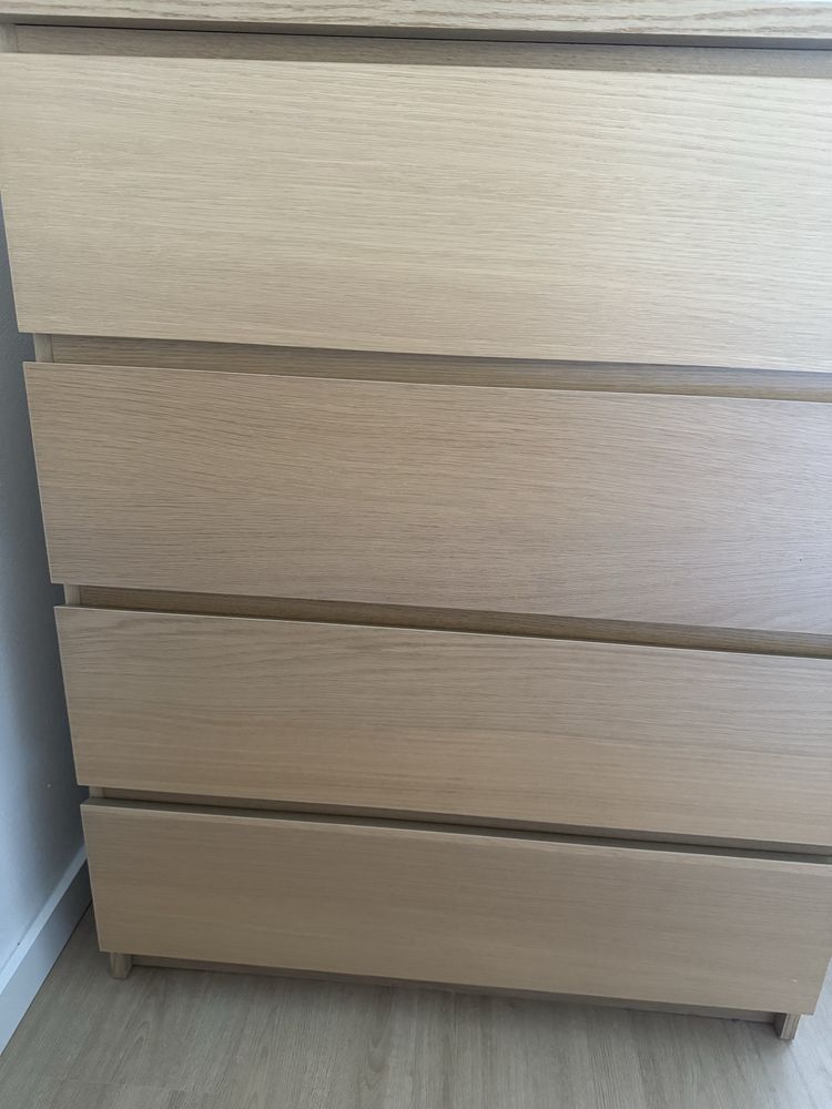 Comoda 4 gavetas modelo MALM ikea nova