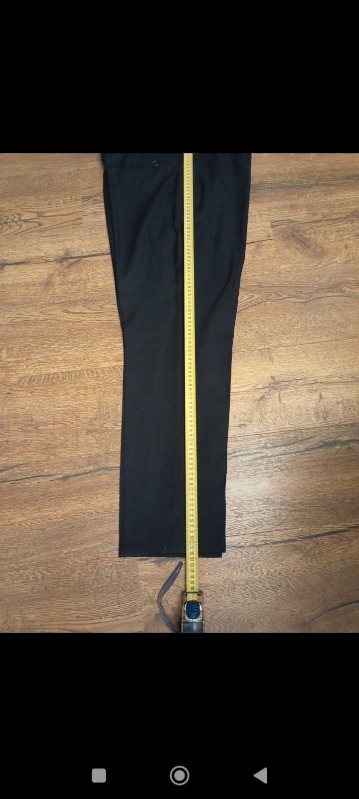 Garnitur Giorgio Armani
56