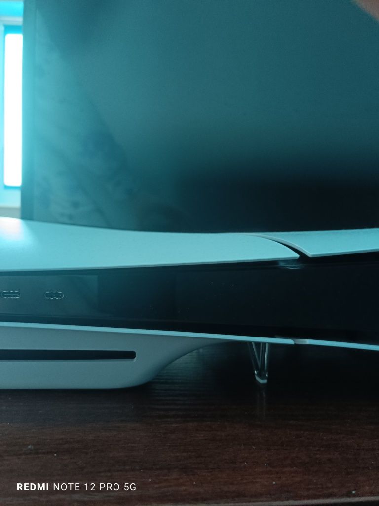 Ps5 Slim z napędem + 11 gier