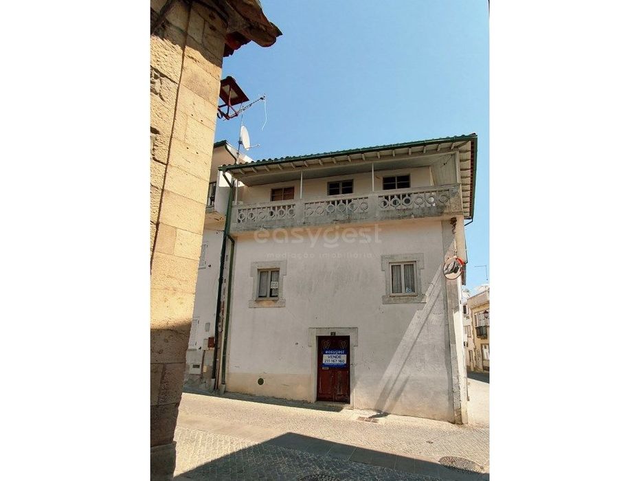 Casa para reabilitar na zona histórica de Freixo de Espada à Cinta