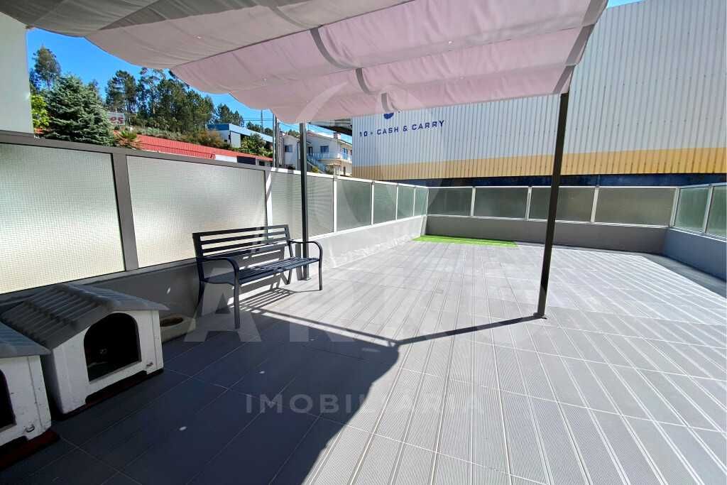Apartamento T3 Totalmente Remodelado com Terraço em Gandra, Paredes