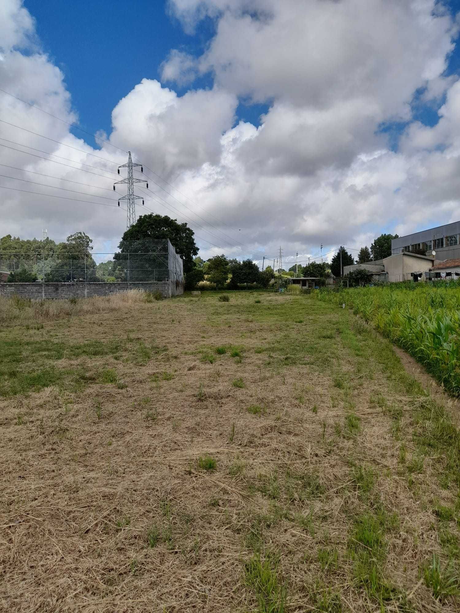 Terreno p/ construção 1300m Espinho