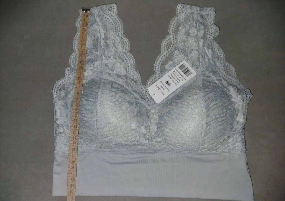 Сексуальна нижня білизна - комплекти, бюстгальтери, топи, пенюари