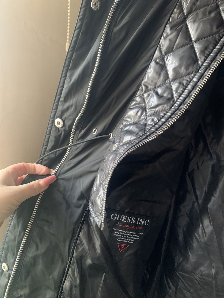 Курточка “Guess” оригинал, размер L
