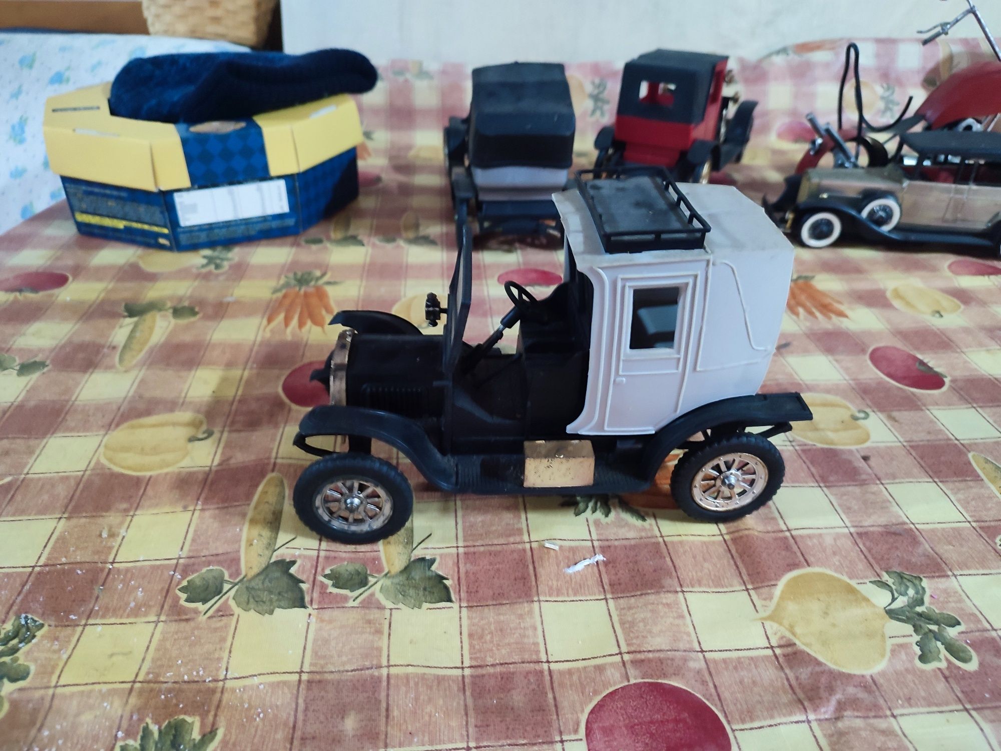 Carro brinquedo vintage