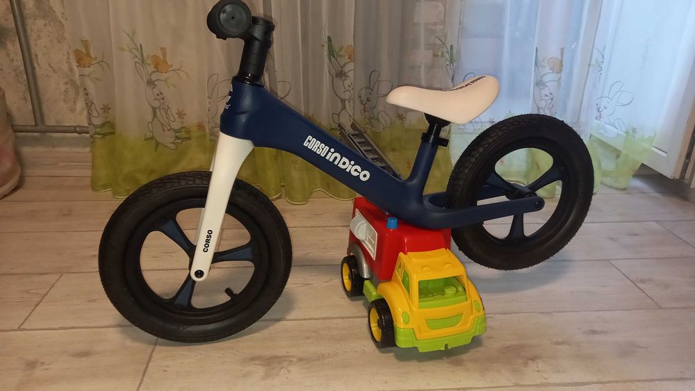 Вілобіг Corso Indigo 12" беговел