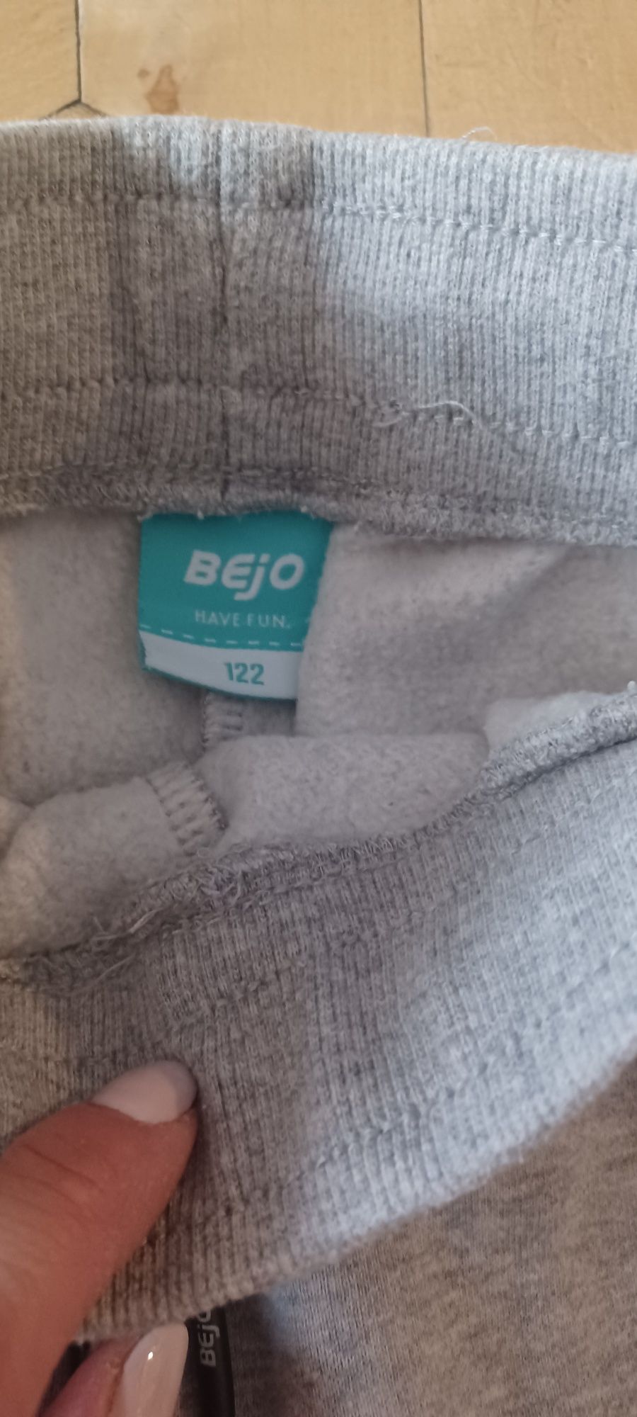 Spodnie dresowe firmy Bejo r. 122 grube