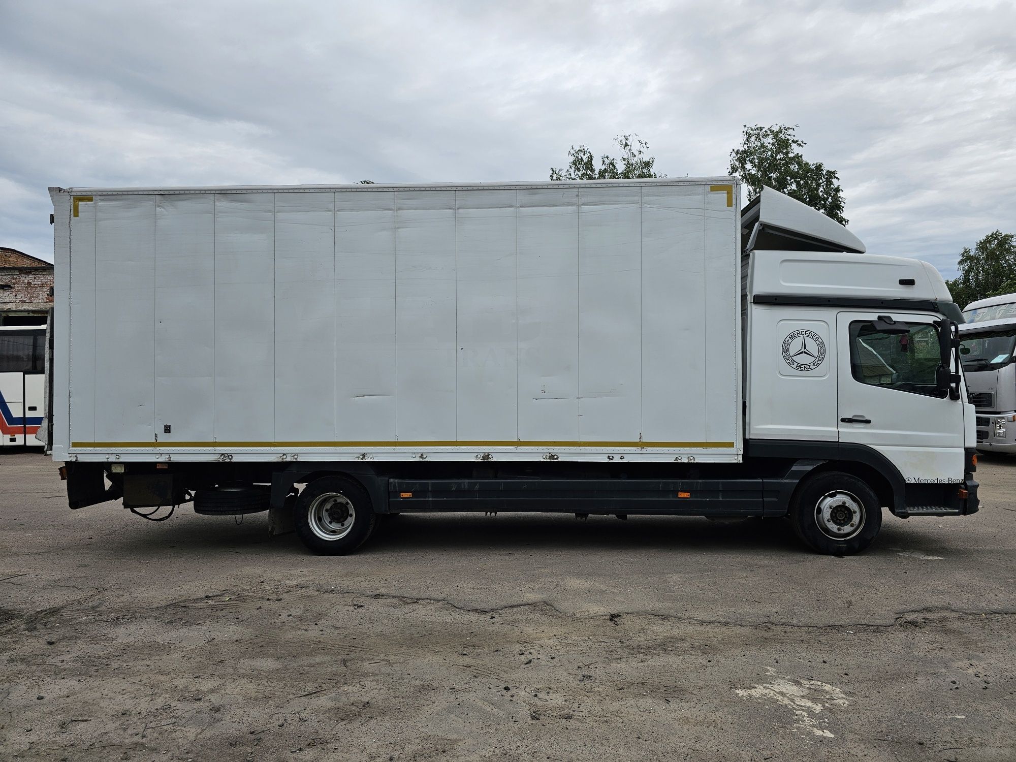 Mercedes Atego 817d