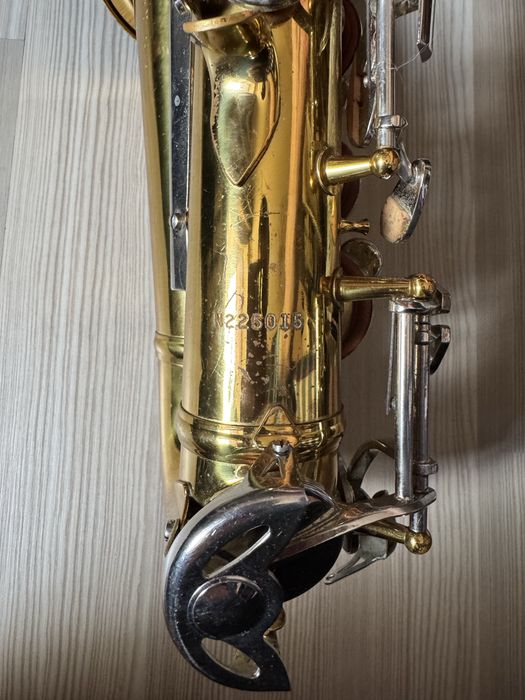 Продам саксофон Armstrong