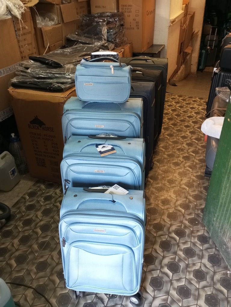 Walizka kabinowa na 4 kołach z grubej codury podróżna zamek TSA