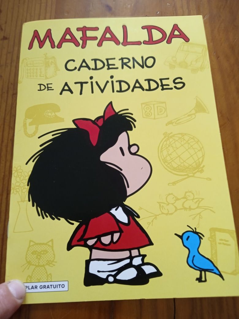 Cadernos de atividades escolares