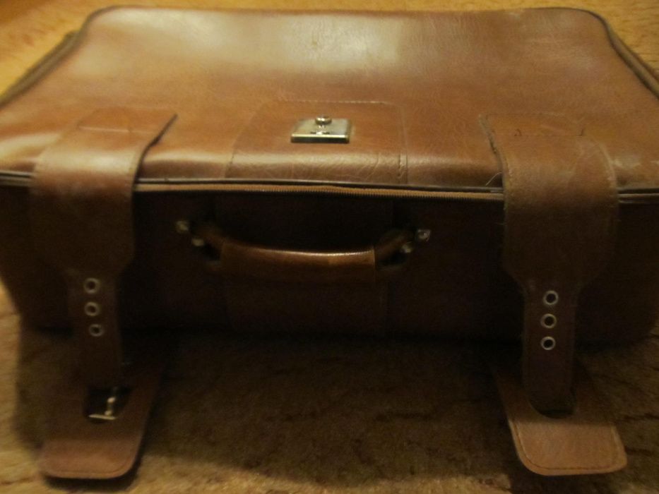 Waliza retro, pojemna i stylowa