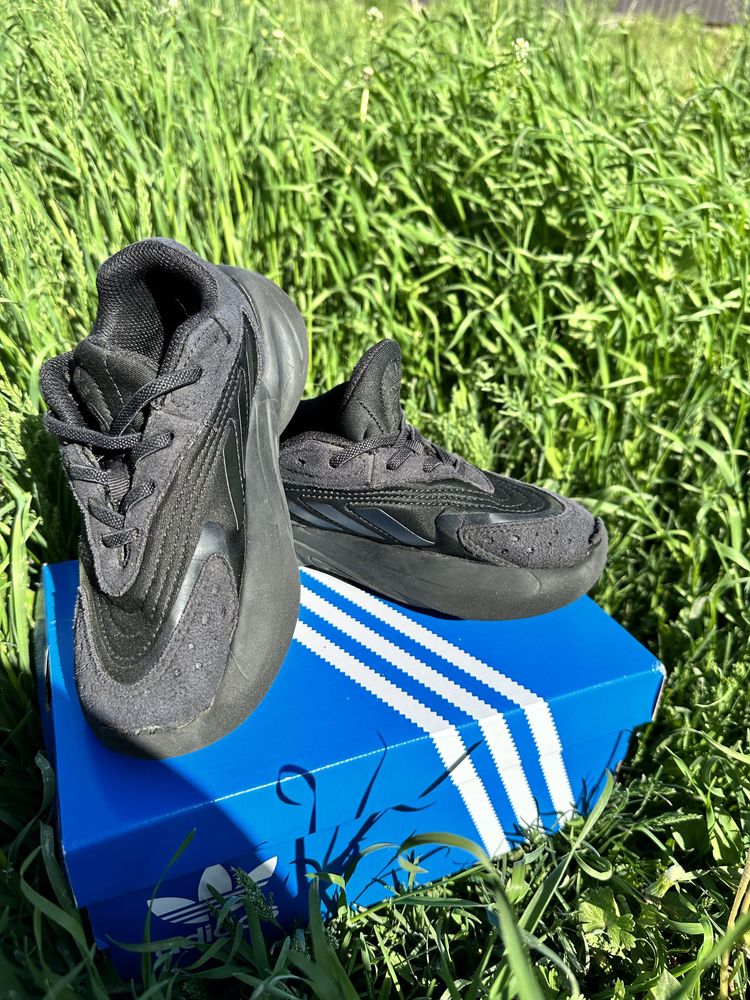 Кросівки дитячі Adidas Ozelia