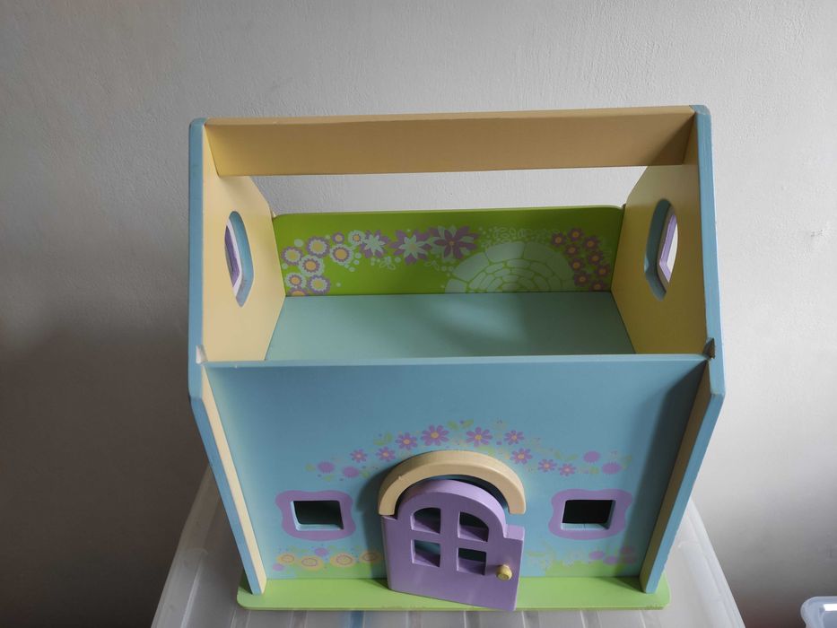 ELC Mothercare drewniany domek dla lalek
