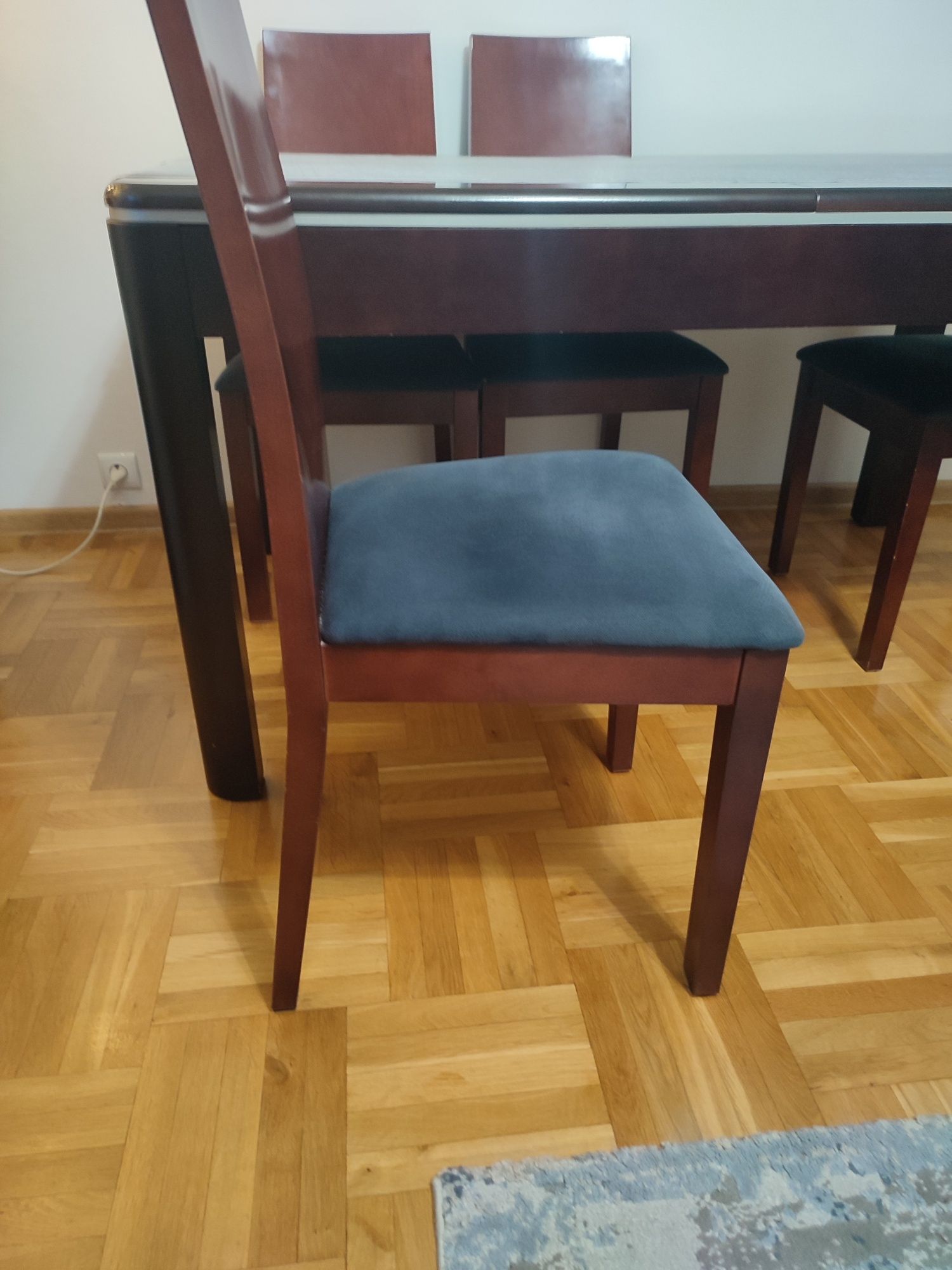 6 krzeseł Paged, zmiana ceny, za sztukę 120 zł