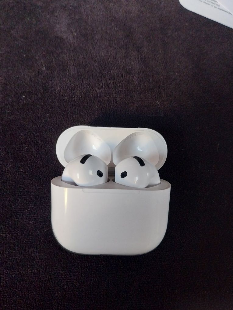 Apple AirPods 4 (ANC)