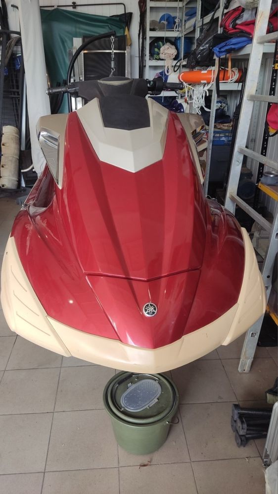 Yamaha FX1800 215лс