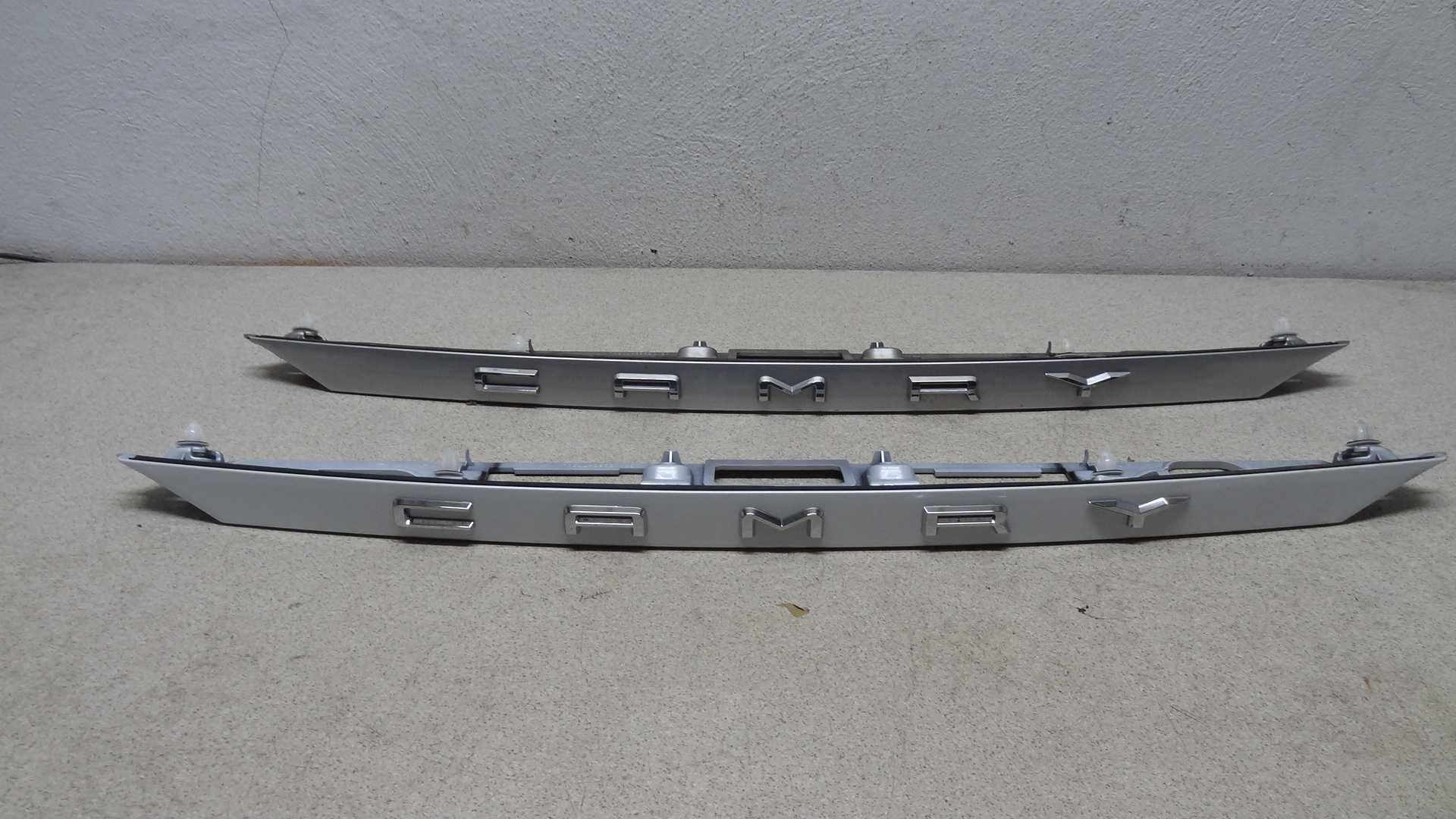 Toyota camry VIII 18-  listwa blenda klapa tył