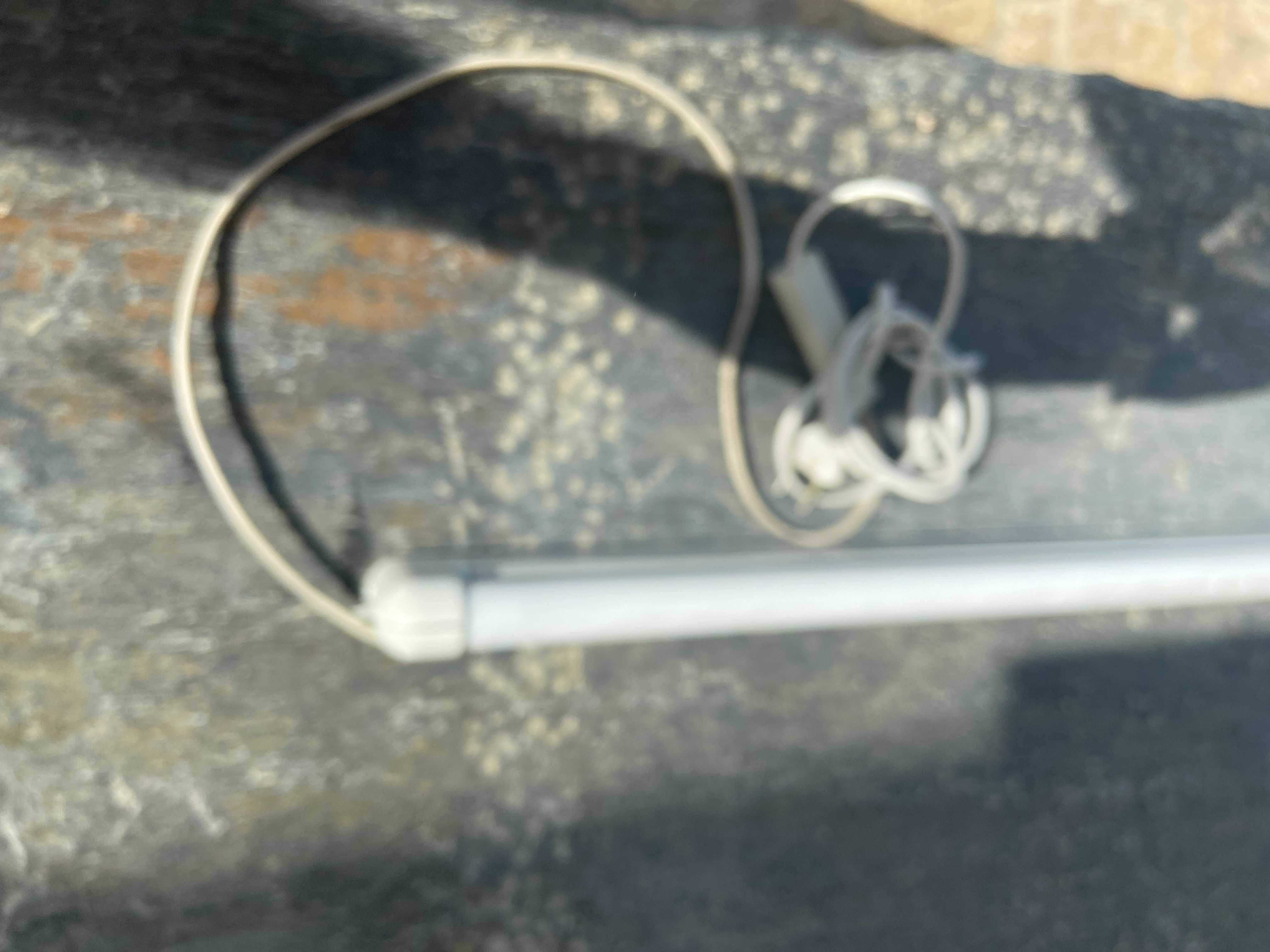 Lâmpada de 1,5 m com armadura