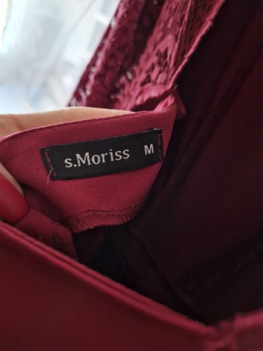 Bordowa, rozkloszowana sukienka