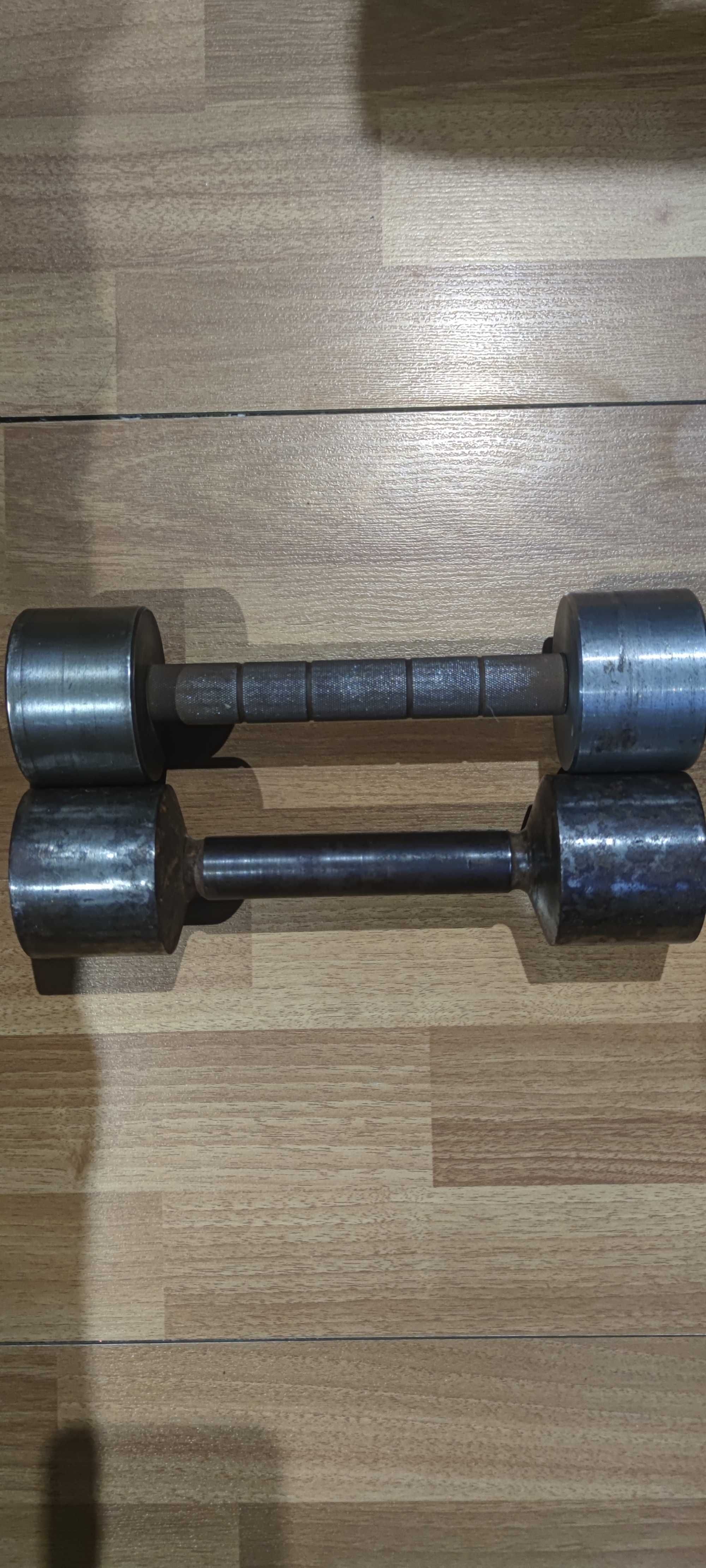 Продам гантели 1кг-10кг и гирю 16 кг