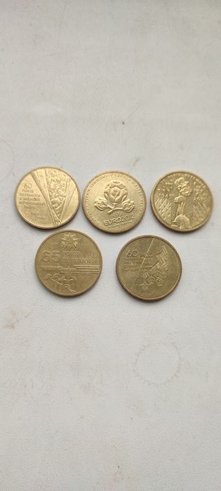 Монеты разные 1 гривна