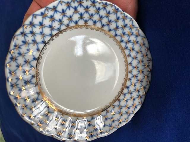 Rosyjska porcelana Łomonosow talerz siatka kobaltowa
