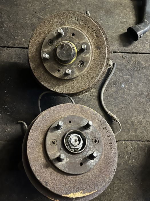 Барабаны ступицы мазда 323 bj в отличном состоянии