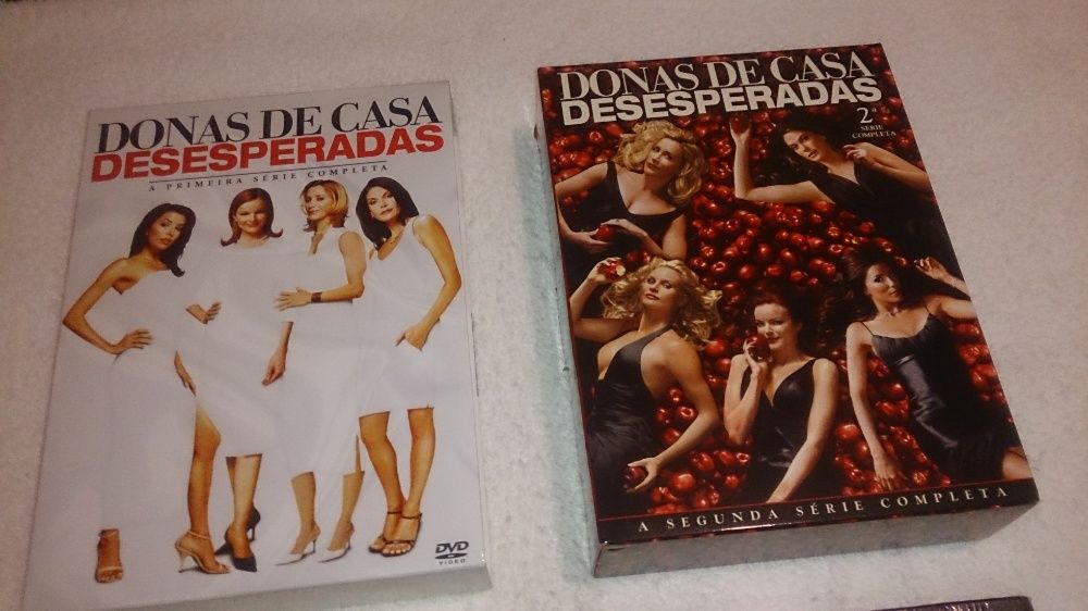 donas de casa desesperadas (séries 1, 2, 3, e 4 completas)