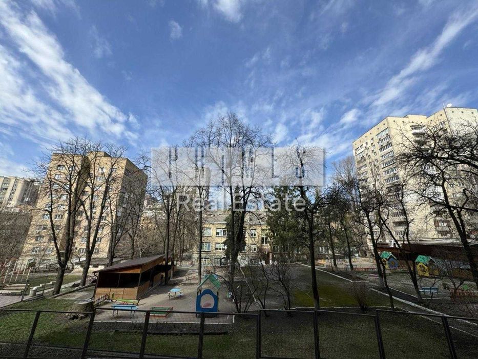 Продаж офісного приміщення 150м2 вул Кониського Тургеневская 28-30А