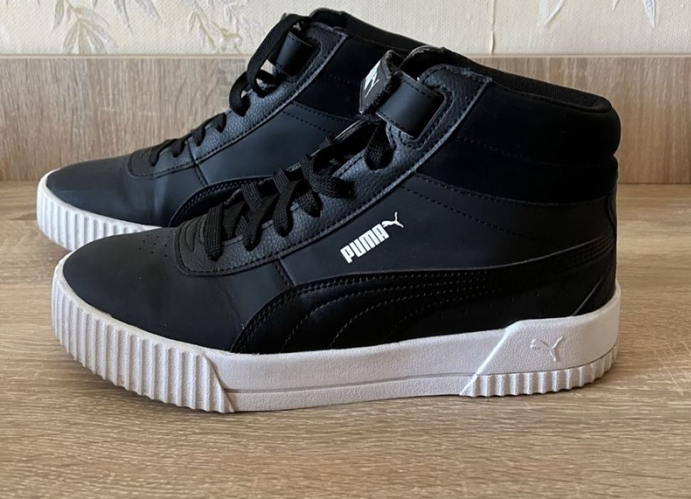 Кросівки Puma Carina 40