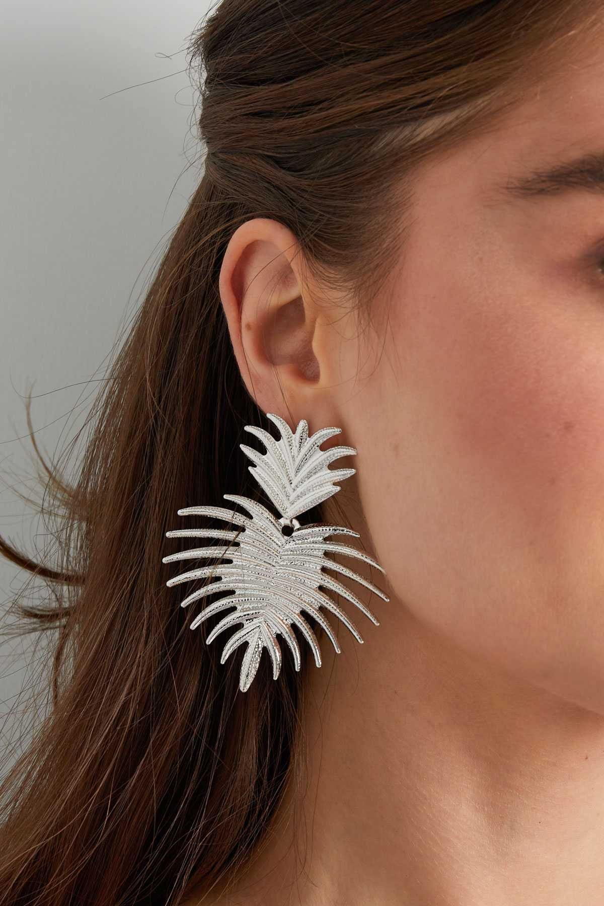 Brincos Dourados Festivos – Elegância que Brilha