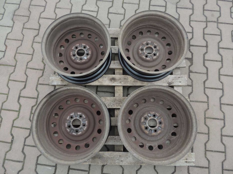 Felgi stalowe komplet 5x100 R16 Toyota Avensis T25 03,04,05,06,07-09