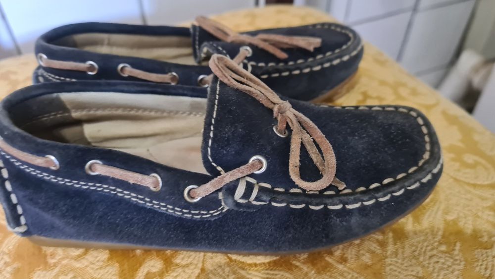 Продам туфли на мальчика